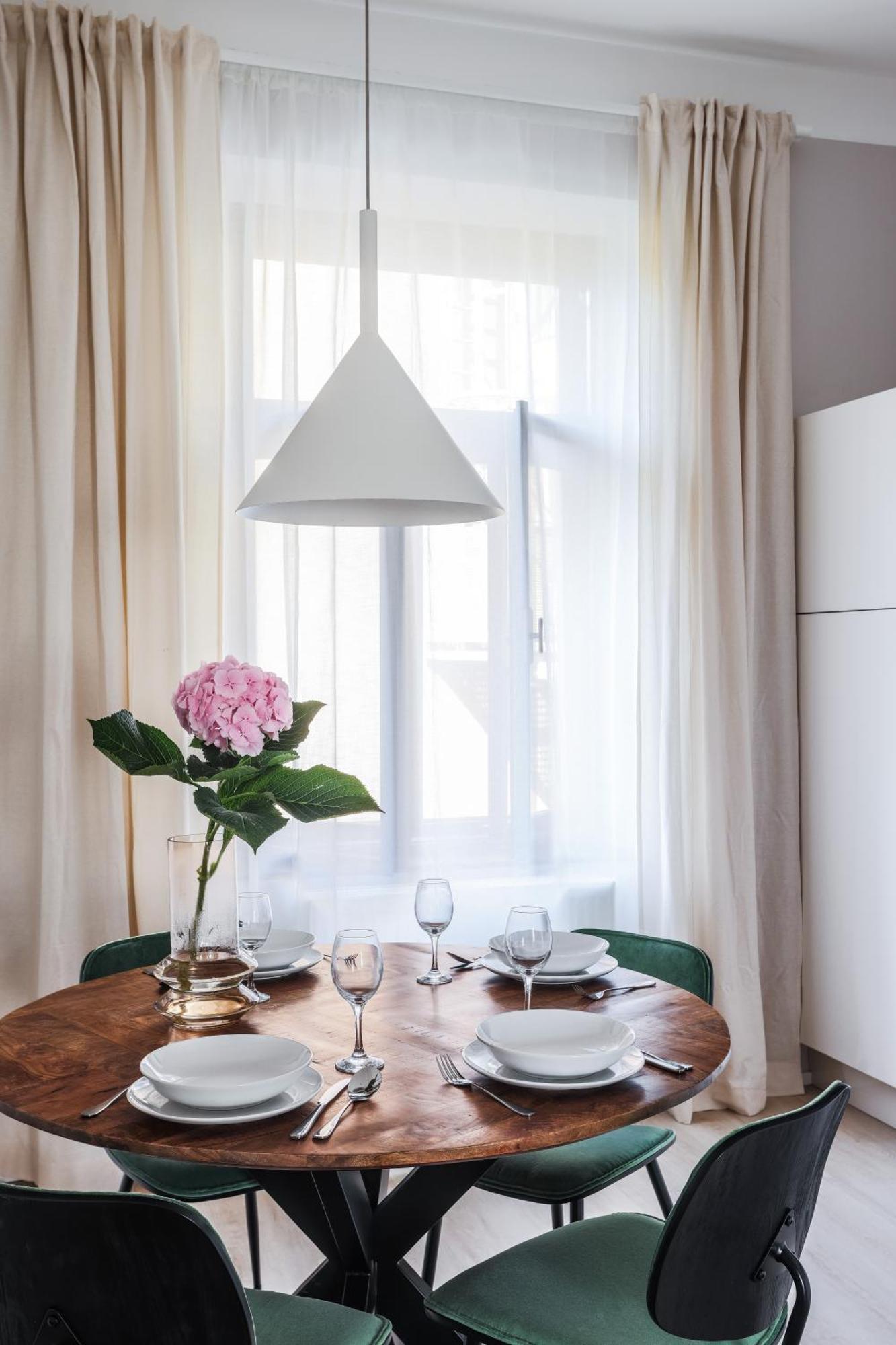 Apartment Eleven *